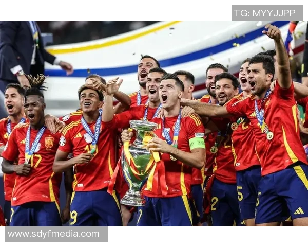 未曾受伤的足球明星们如何保持巅峰状态与竞技水平的秘诀探讨