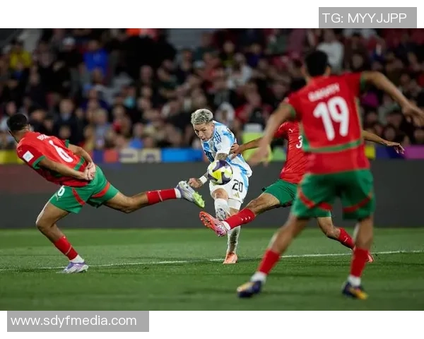 摩洛哥足球明星专访视频揭示他们的梦想与挑战