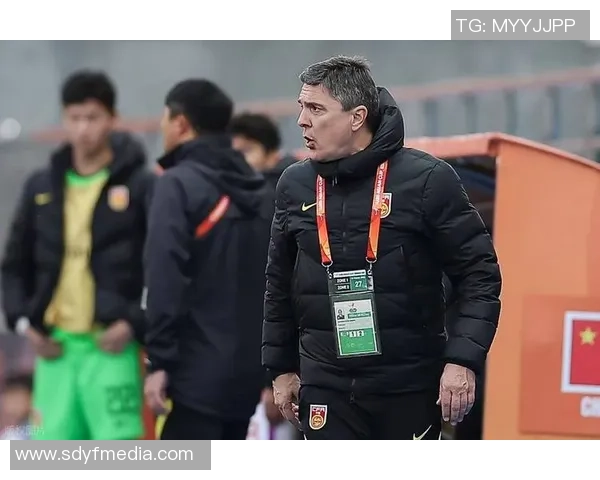 成都足球队以97分领跑冠军赛积分榜展现强劲实力