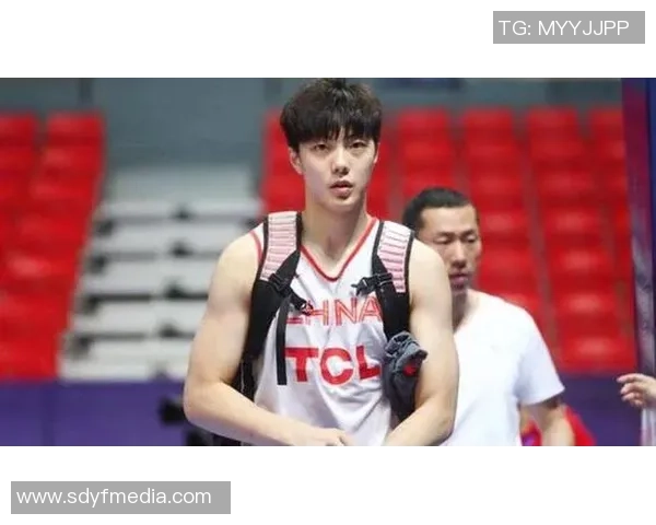 杨娜独家分享篮球心得与技巧助你提升球技的秘密解析 杨娜独家分享篮球心得与技巧助你提升球技的秘密解析